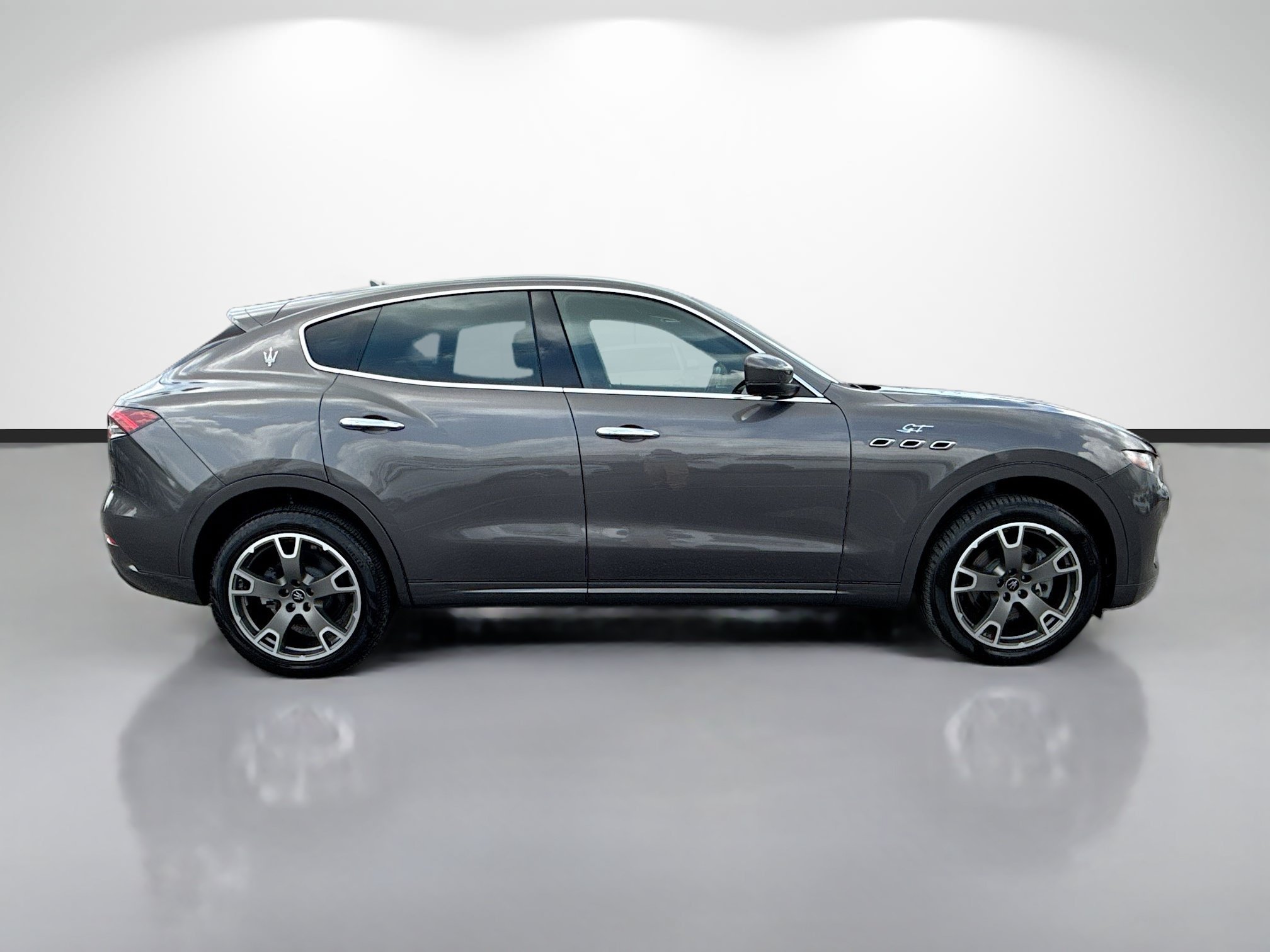 Used 2023 Maserati Levante GT AWD/4WD image 2