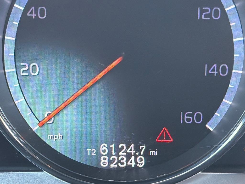 Used 2016 Volvo XC60 T5 Premier w/ Proximity Package image 18