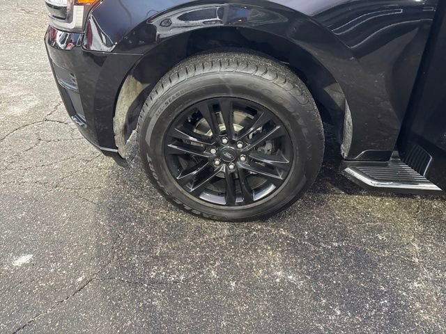 Used 2022 Ford Expedition XLT image 29