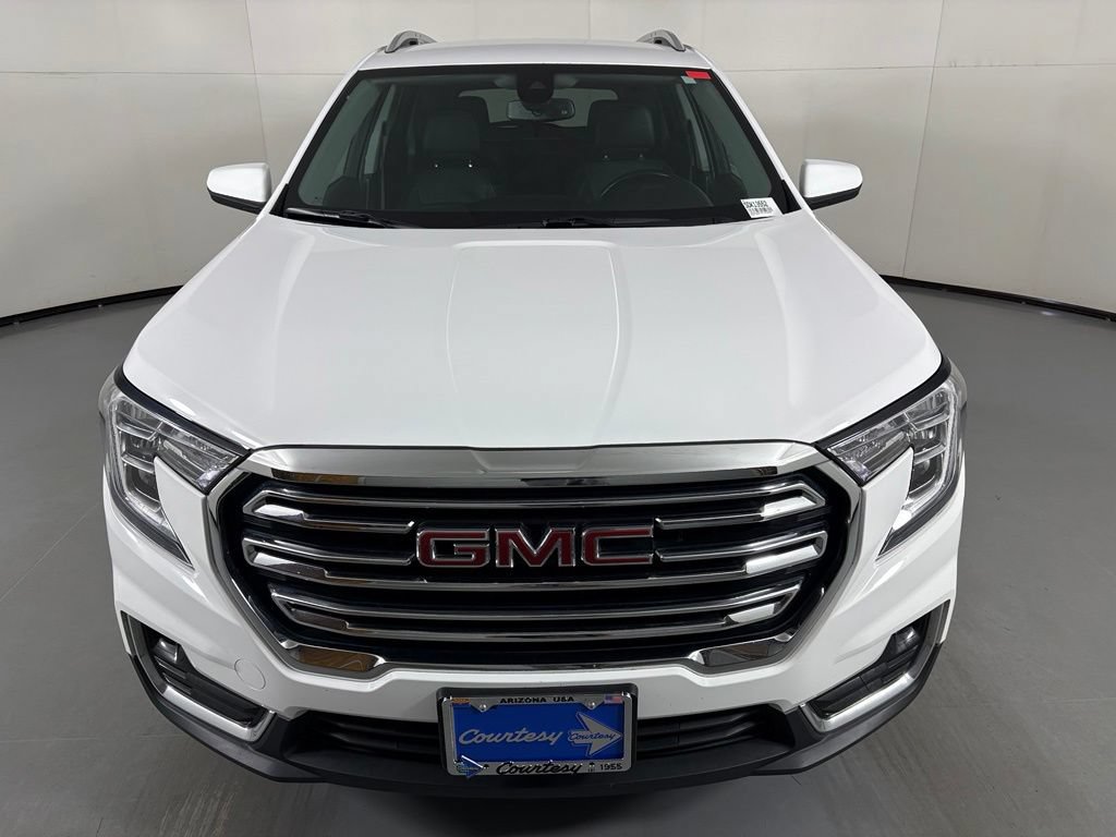 Used 2024 GMC Terrain SLT FWD image 3