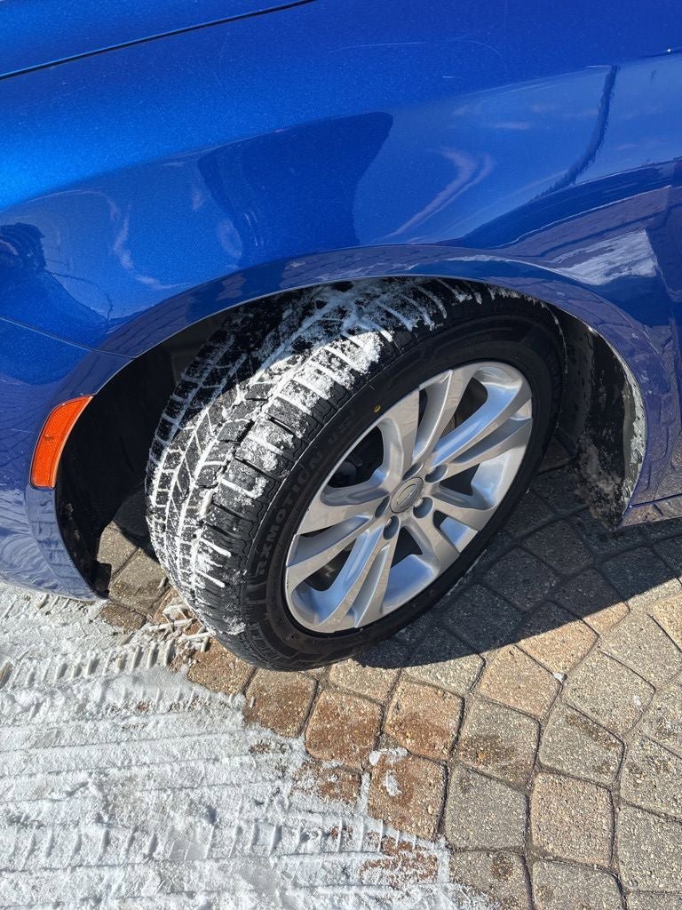 Used 2016 Chrysler 200 Limited w/ Convenience Group image 10