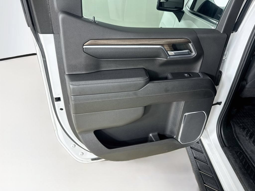 Used 2023 Chevrolet Silverado 1500 RST AWD/4WD image 21