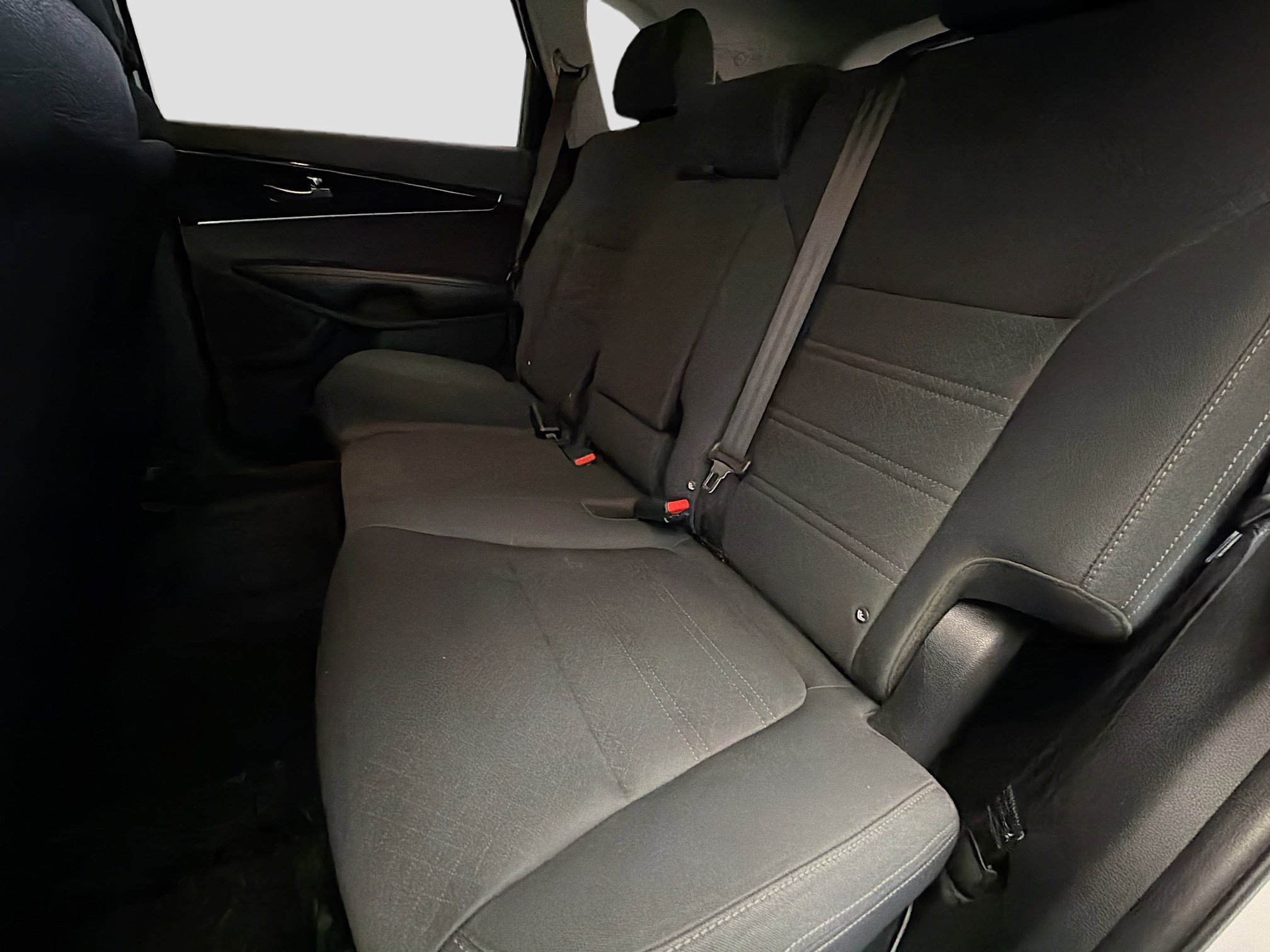 Used 2020 Kia Sorento L image 11