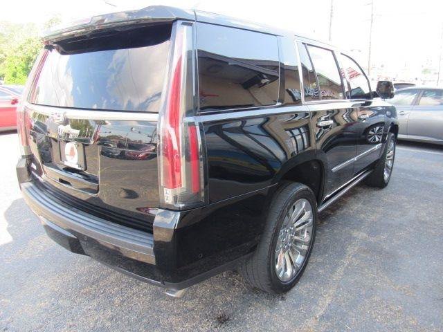 Used 2017 Cadillac Escalade Premium Luxury w/ LPO, Radiant Package AWD/4WD image 12
