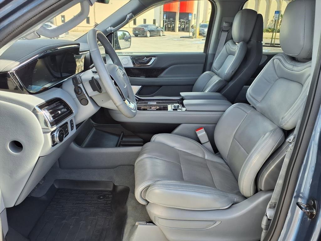 Used 2020 Lincoln Navigator Reserve w/ Luxury Package image 23