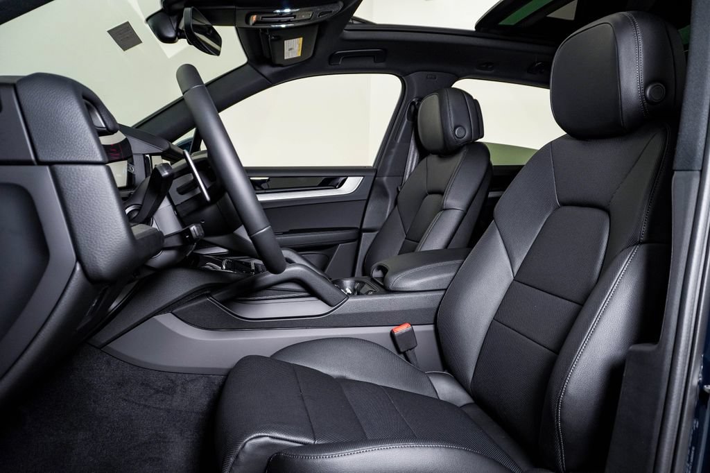 New 2026 Porsche Cayenne AWD/4WD image 5