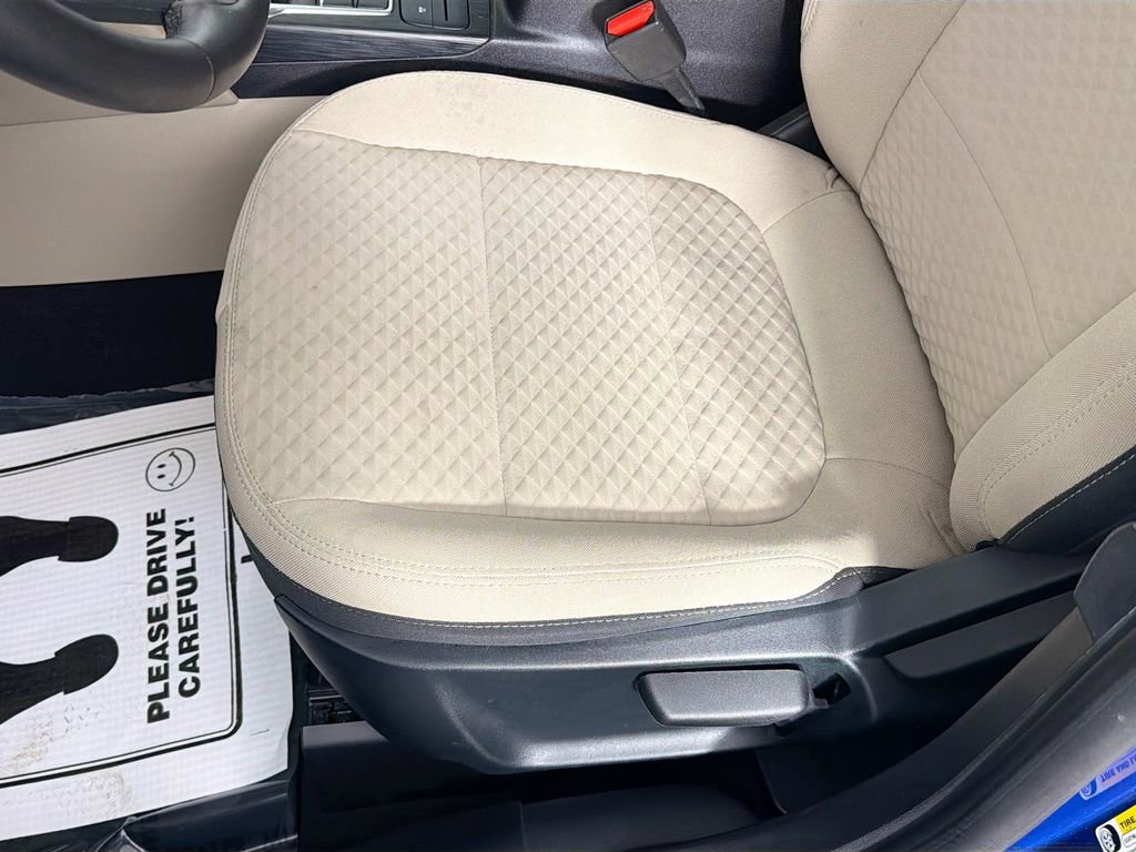 Used 2022 Ford Escape SE w/ Cold Weather Package image 18