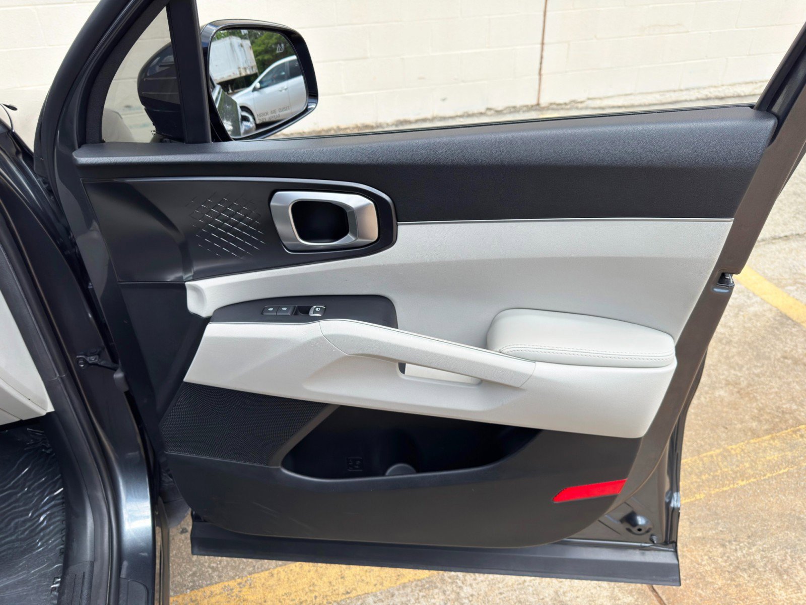 Used 2022 Kia Sorento S w/ Panoramic Sunroof Package FWD image 42