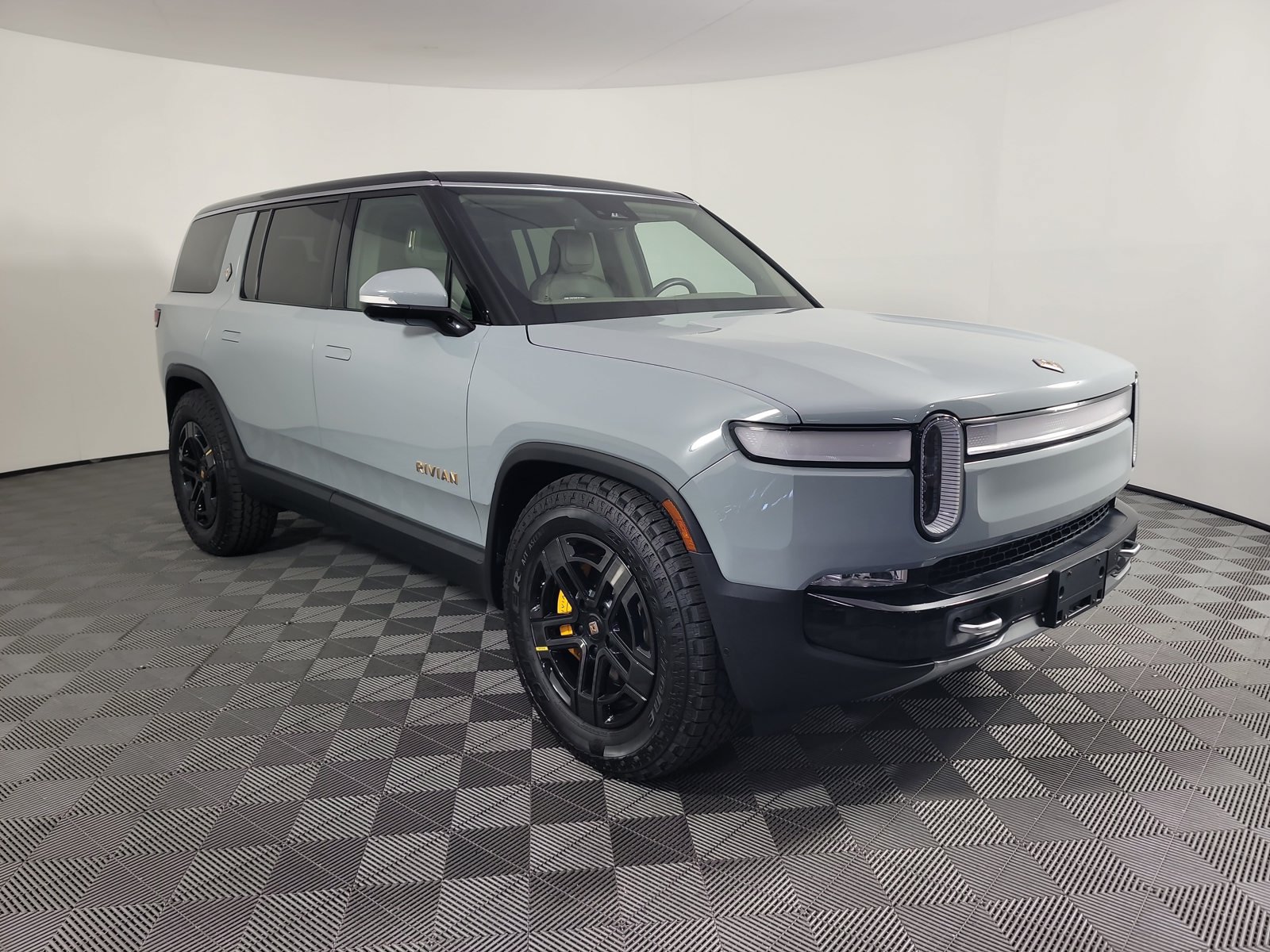 Used 2023 Rivian R1S Adventure Quad AWD/4WD image 7