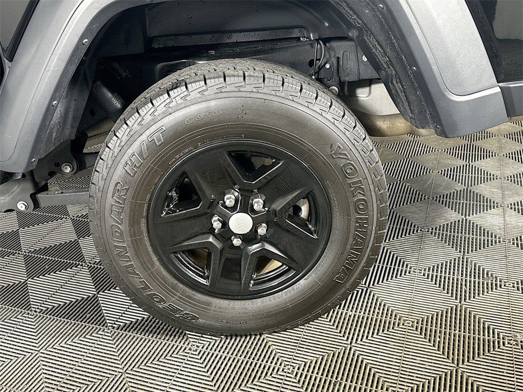 Used 2023 Jeep Gladiator Sport image 34