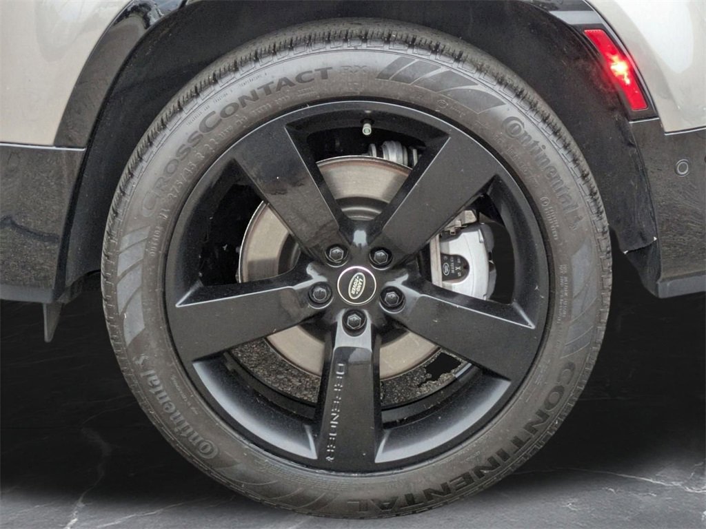 Used 2023 Land Rover Defender 130 X-Dynamic SE image 38