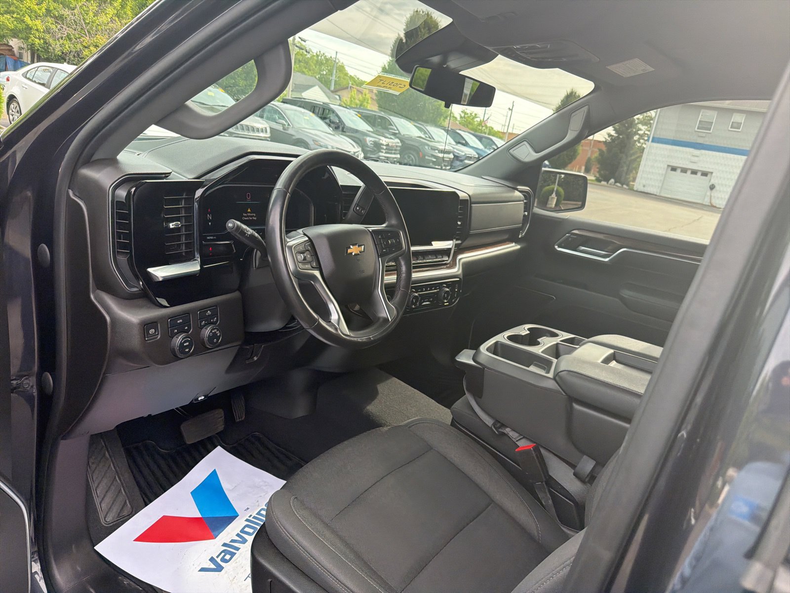 Used 2022 Chevrolet Silverado 1500 LT w/ LPO, Dark Essentials Package AWD/4WD image 9
