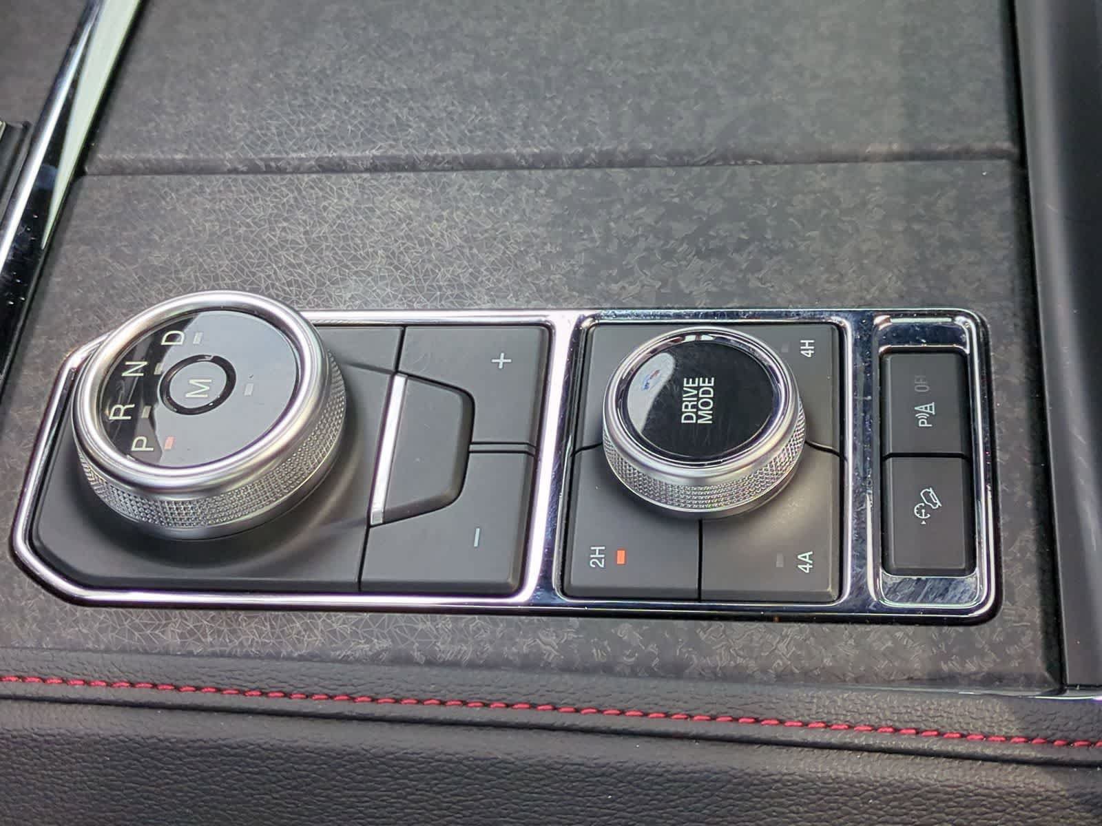 Used 2024 Ford Expedition Limited AWD/4WD image 34