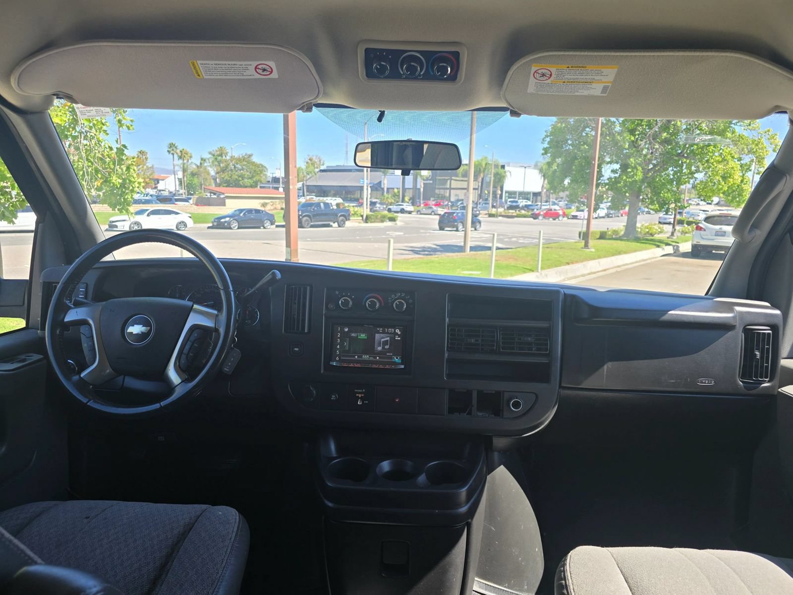 Used 2008 Chevrolet Express 3500 Extended Passenger w/ LT Preferred Equipment Group RWD image 15