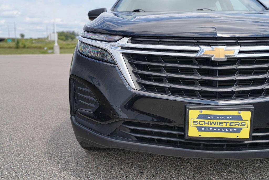 Used 2022 Chevrolet Equinox LS AWD/4WD image 3