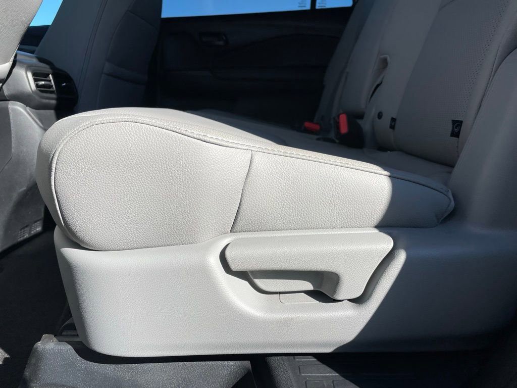 Certified 2025 Honda Passport EX-L image 39