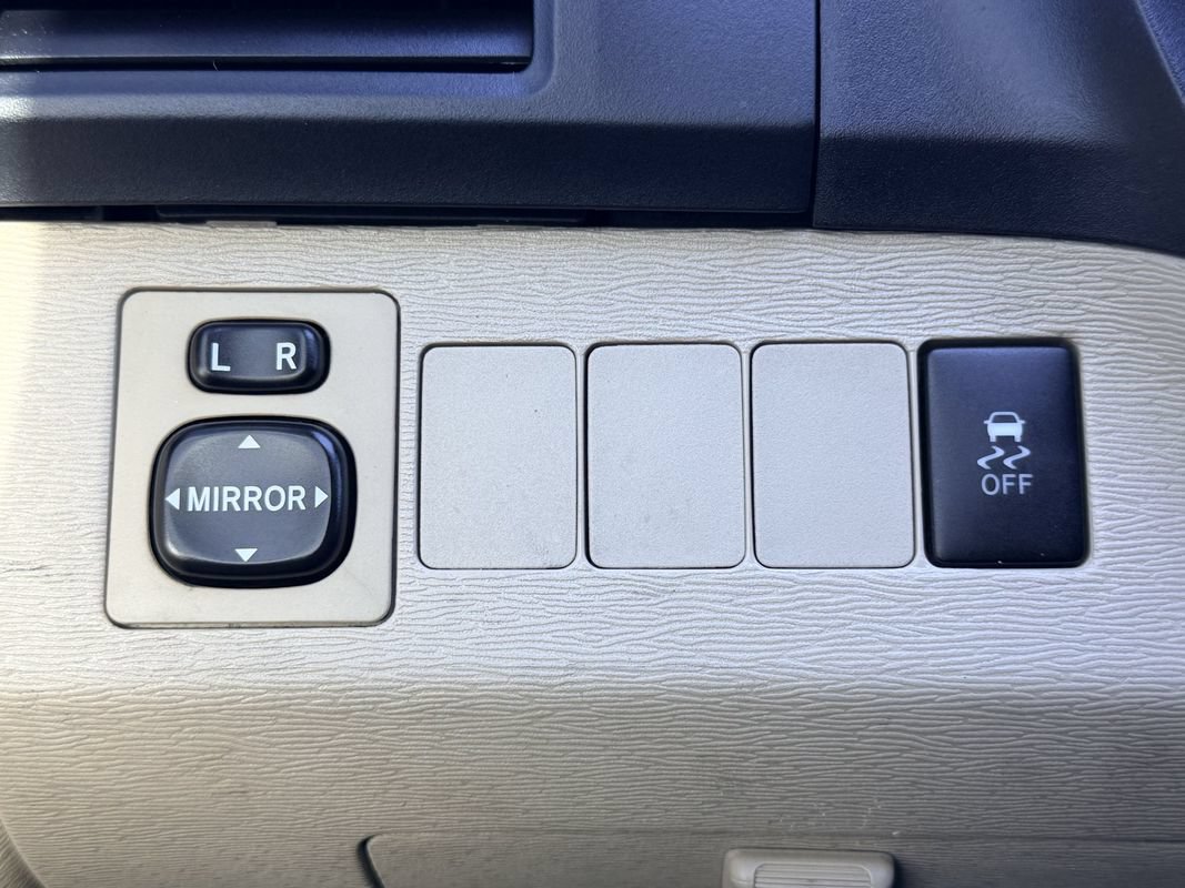 Used 2010 Toyota Venza w/ Leather Pkg FWD image 23