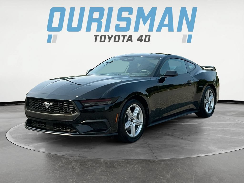 Used 2026 Ford Mustang Coupe RWD image 3