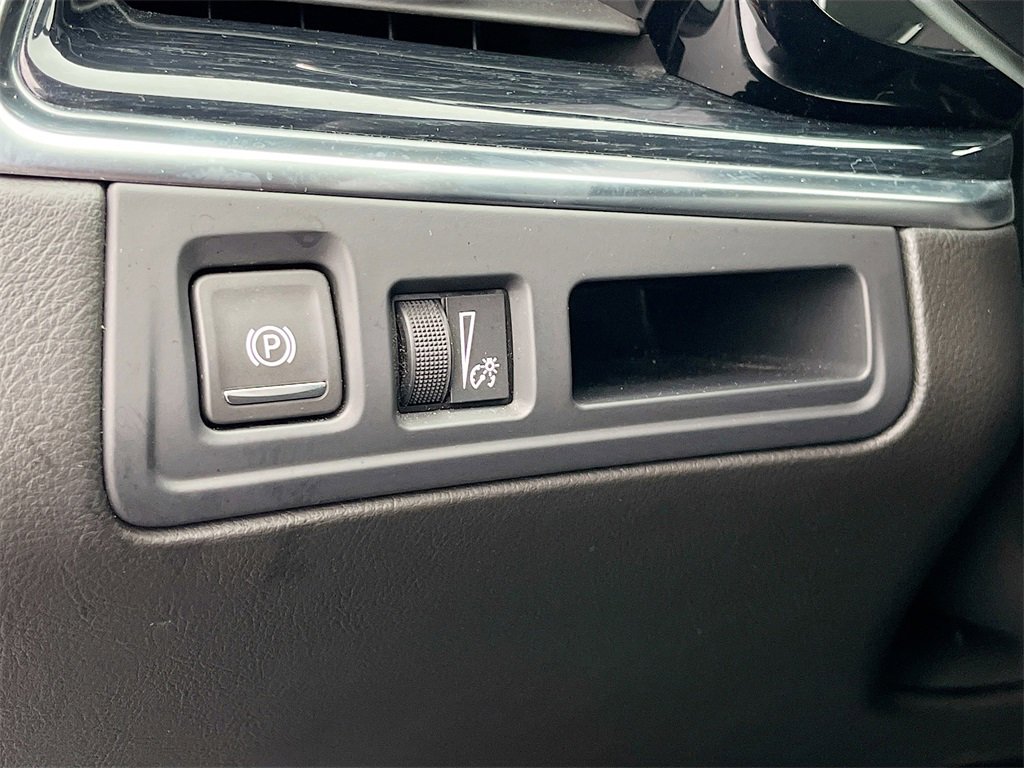 Certified 2025 Cadillac XT5 Premium Luxury image 9