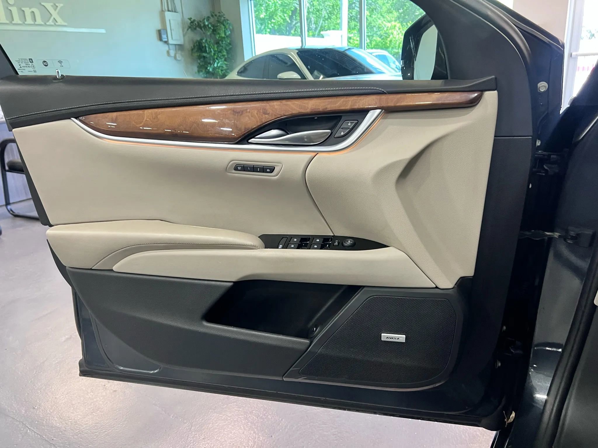 Used 2019 Cadillac XTS Luxury image 17