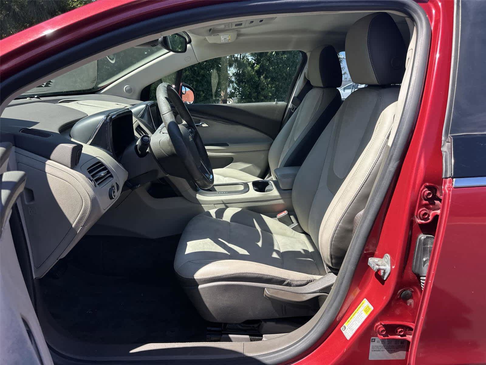 Used 2013 Chevrolet Volt Premium w/ Premium Trim Package FWD image 12