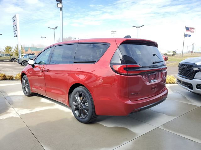 New 2026 Chrysler Pacifica Select FWD image 5
