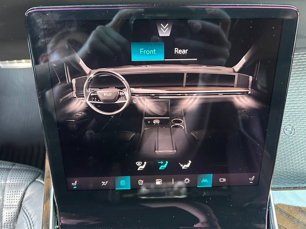 Used 2025 Cadillac Escalade Sport Platinum w/ LPO, ONYX Package RWD image 39