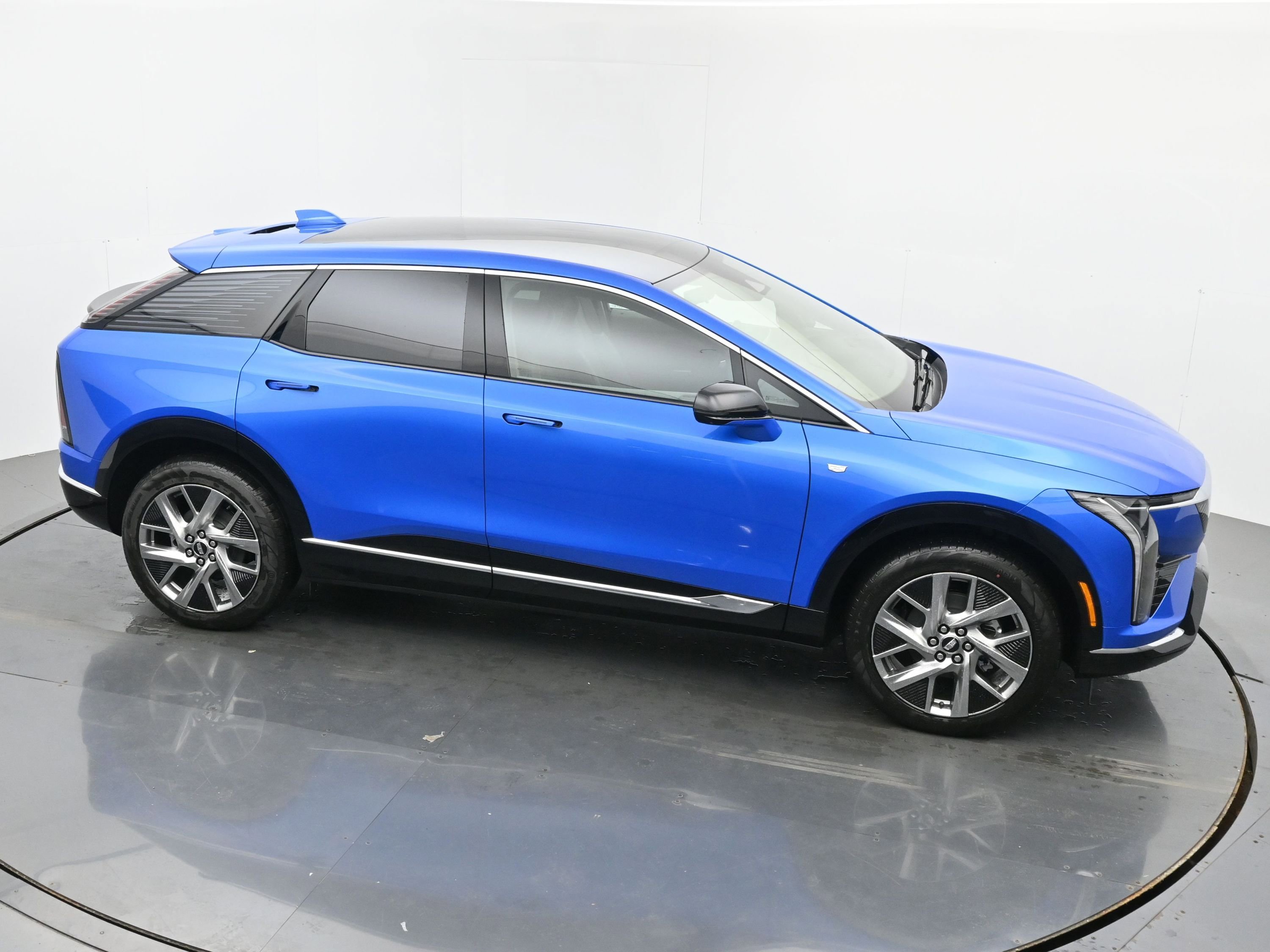 New 2026 Cadillac Optiq Luxury 2 AWD/4WD image 29
