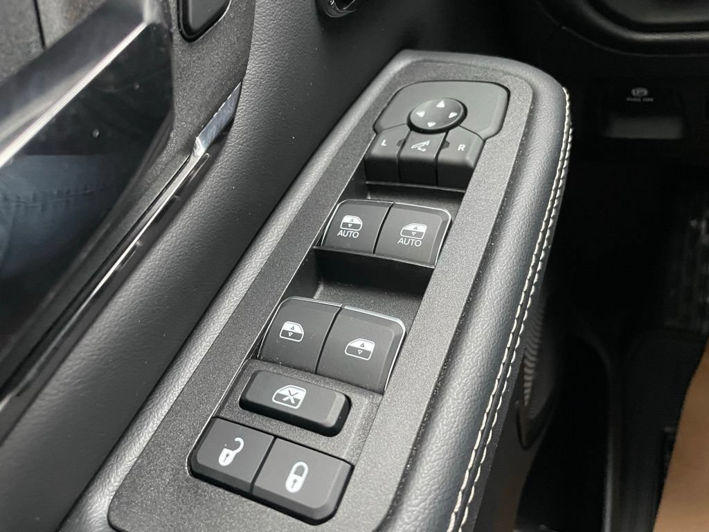 Used 2025 RAM 1500 Limited AWD/4WD image 27