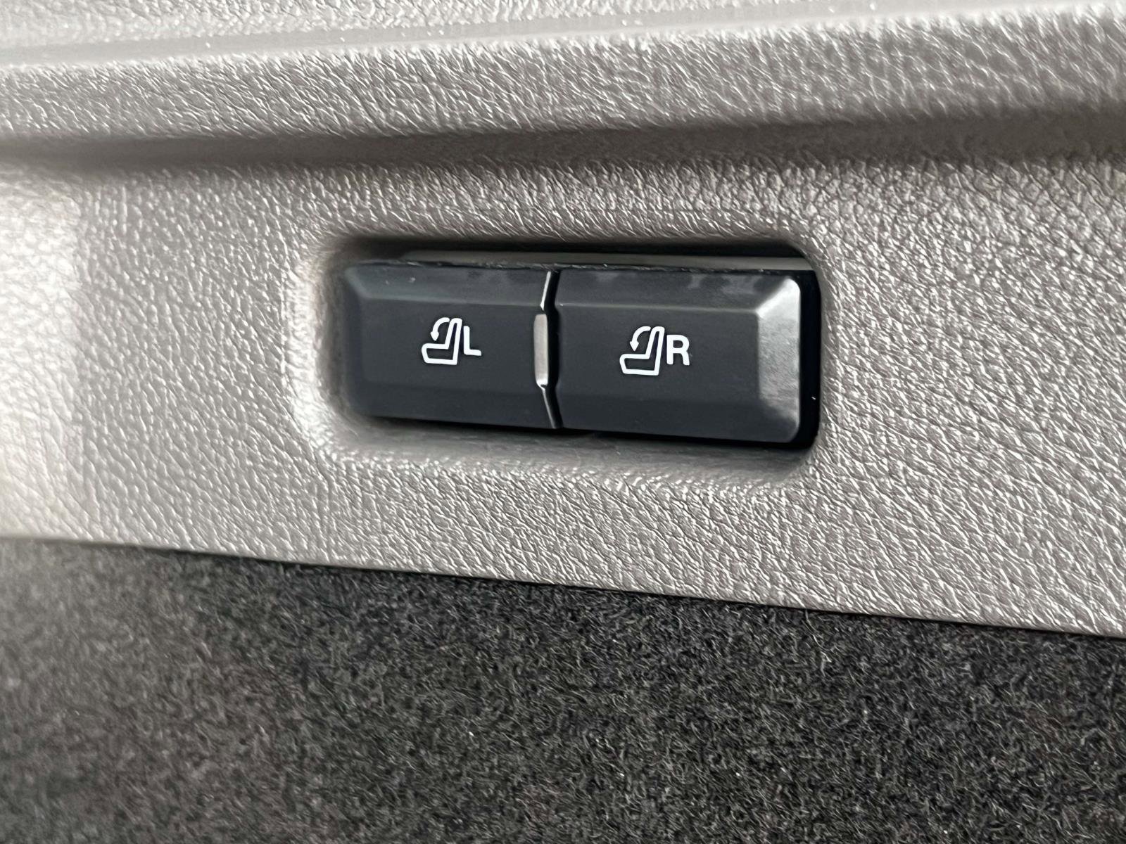 Used 2022 Lincoln Corsair Reserve w/ Equipment Group 201A image 11