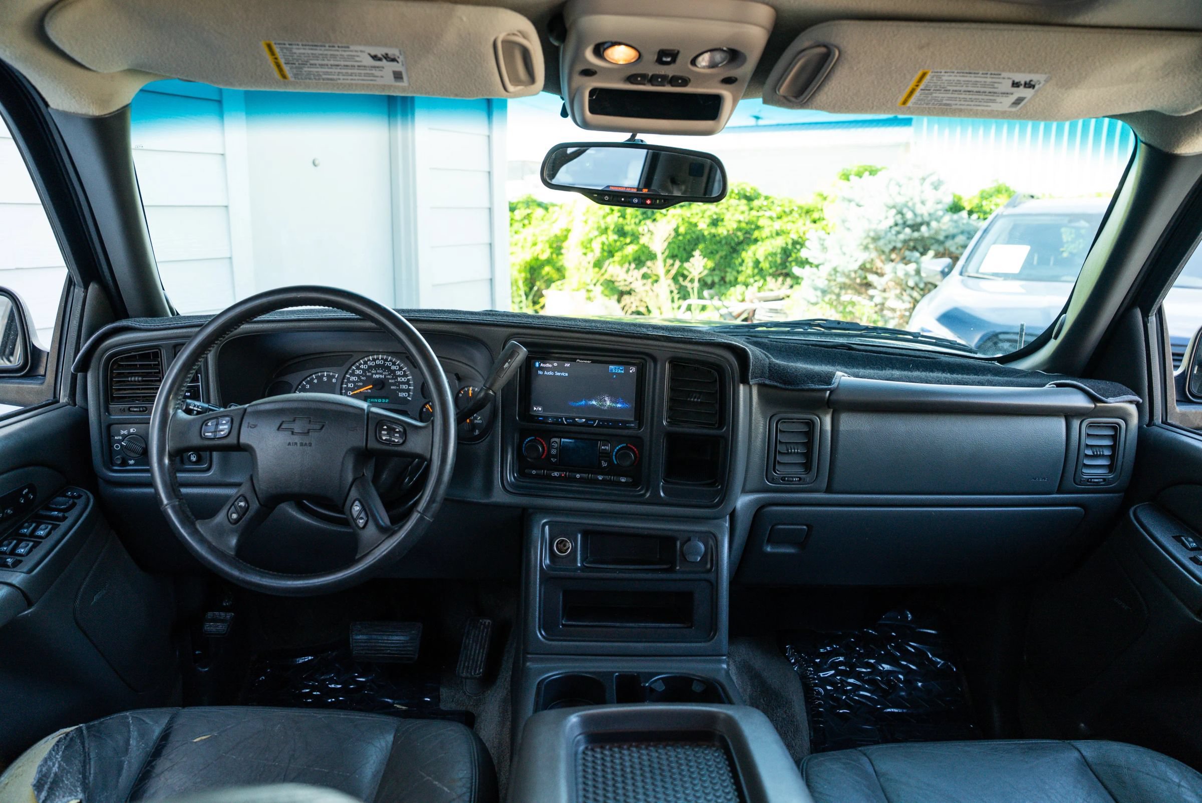 Used 2003 Chevrolet Avalanche 4x4 w/ Suspension Package, Off-Road image 15
