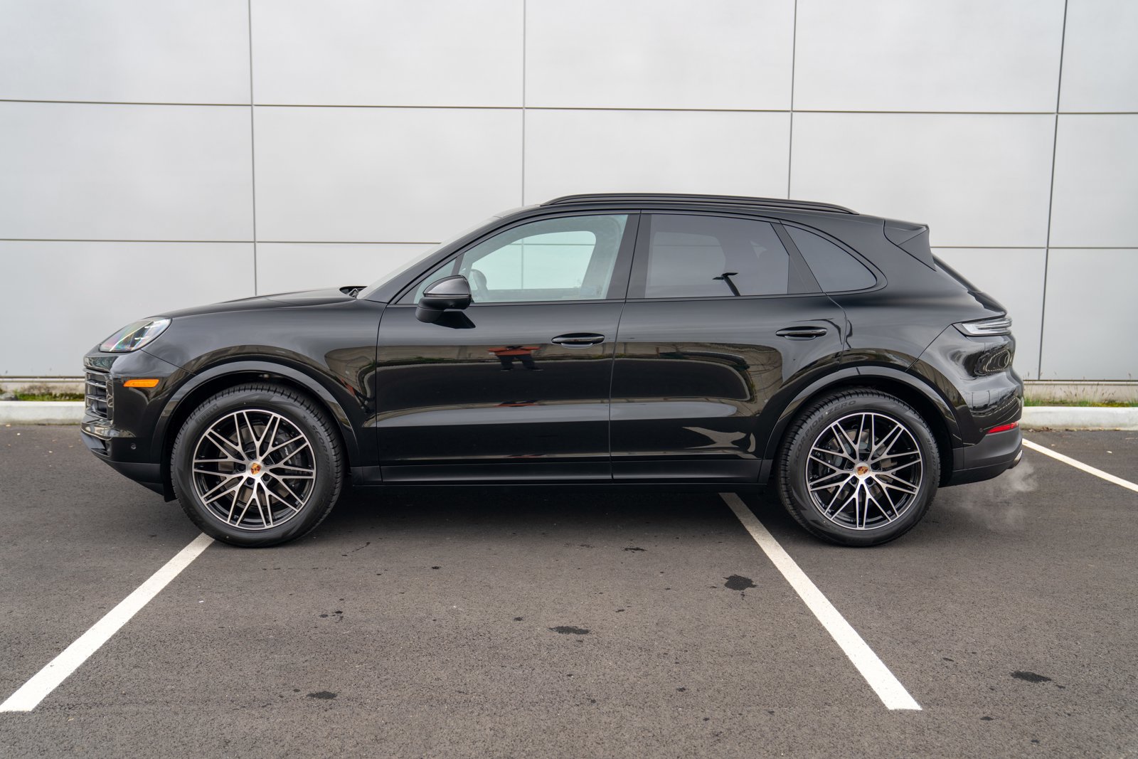 Certified 2026 Porsche Cayenne AWD/4WD image 2