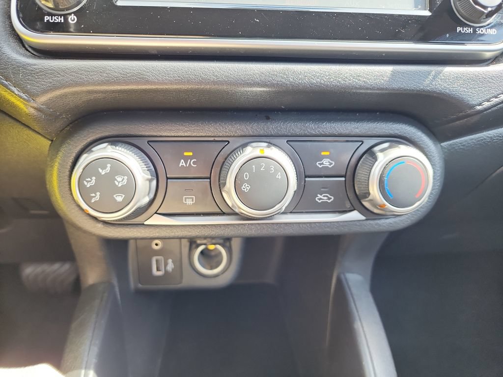 Used 2023 Nissan Versa S FWD image 27