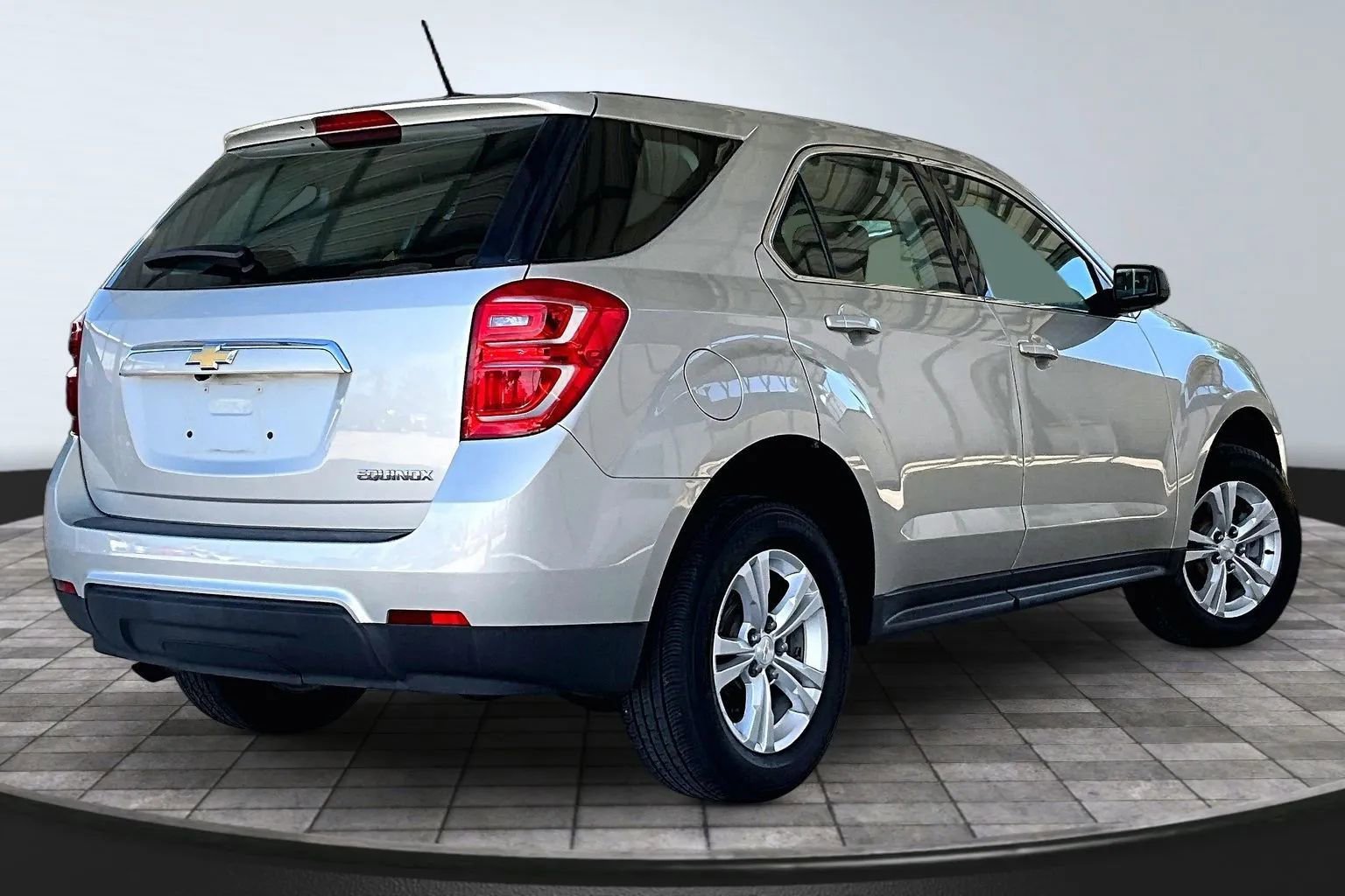 Used 2016 Chevrolet Equinox LS FWD image 6