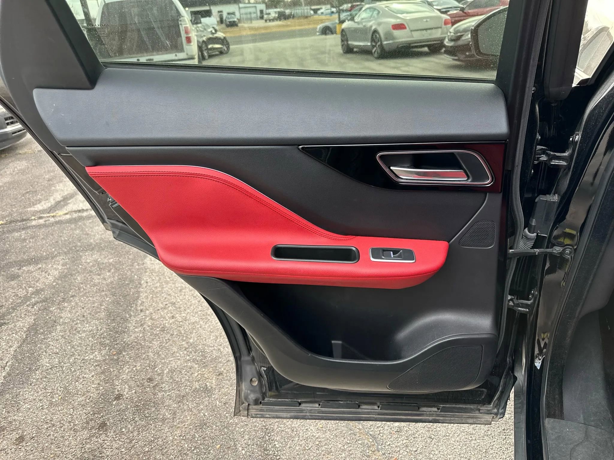 Used 2017 Jaguar F-PACE S image 21