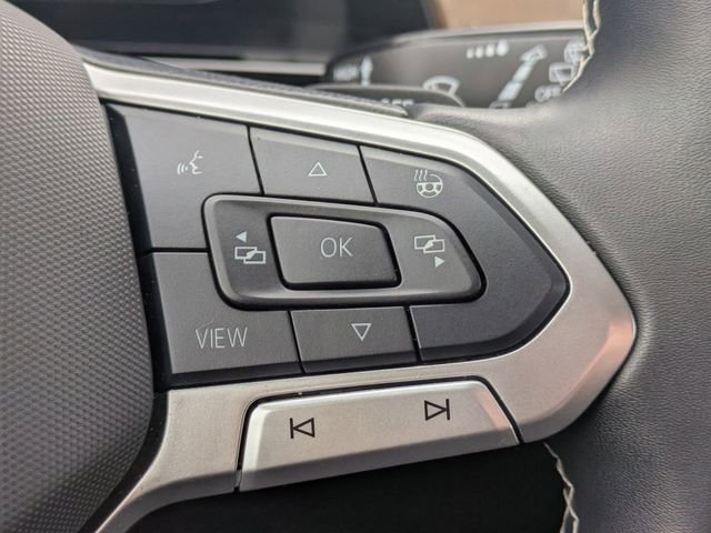 Used 2025 Volkswagen Atlas SE image 16