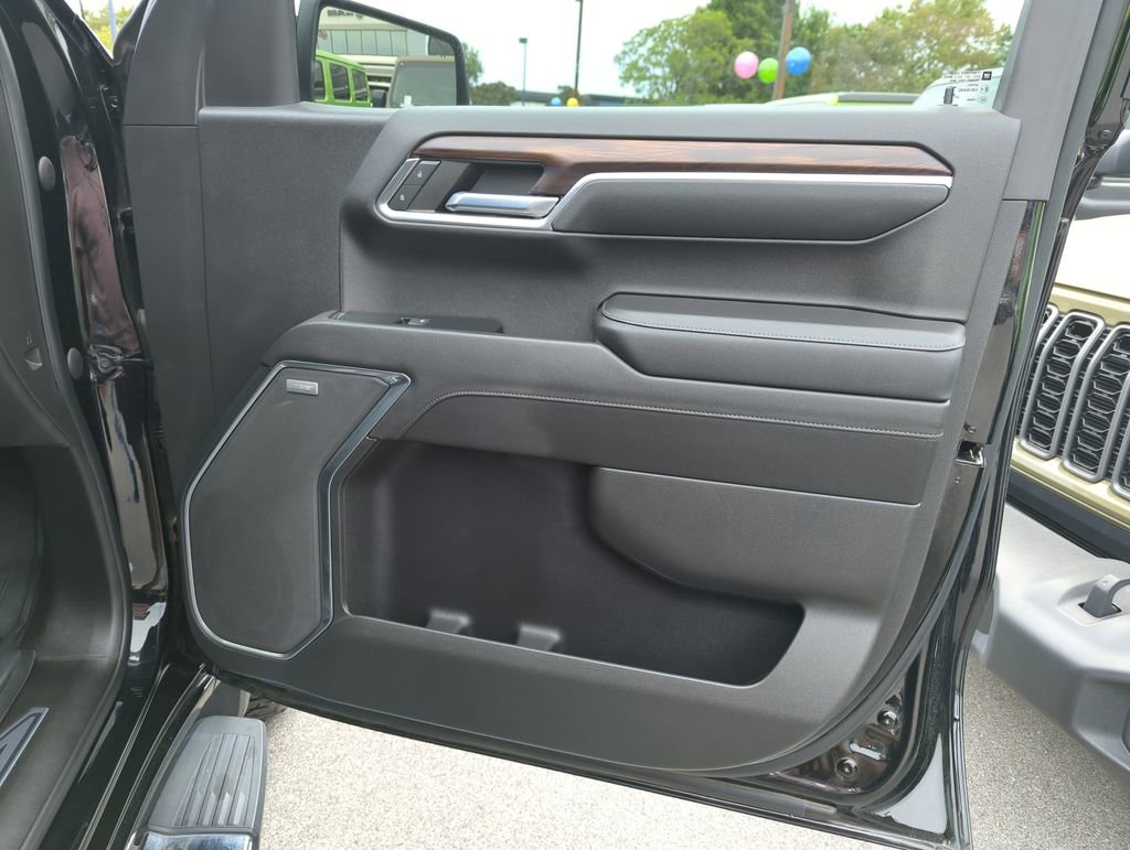 Used 2022 GMC Sierra 1500 SLT w/ SLT Premium Plus Package AWD/4WD image 33