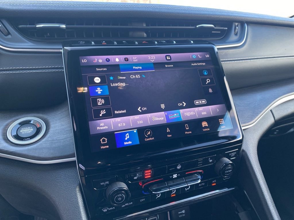 Used 2023 Jeep Grand Cherokee Limited w/ Black Appearance Package image 31