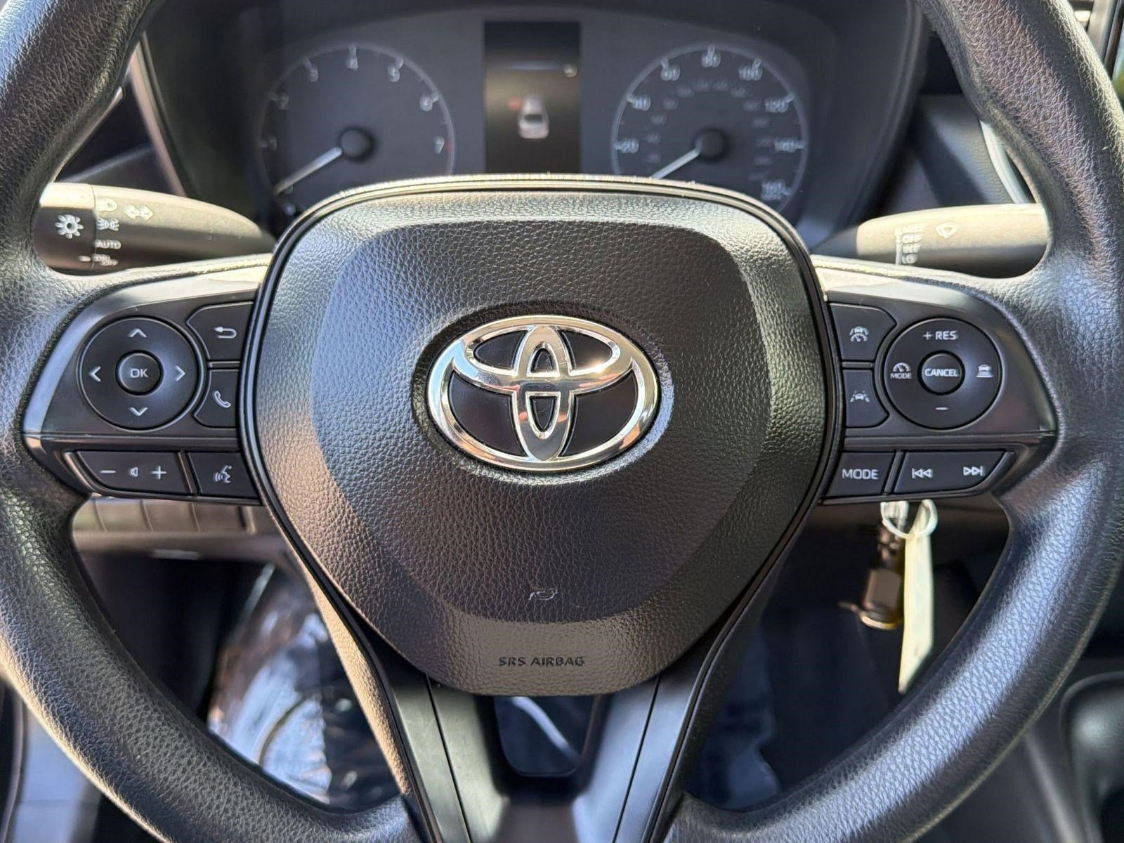 Used 2025 Toyota Corolla LE FWD image 15