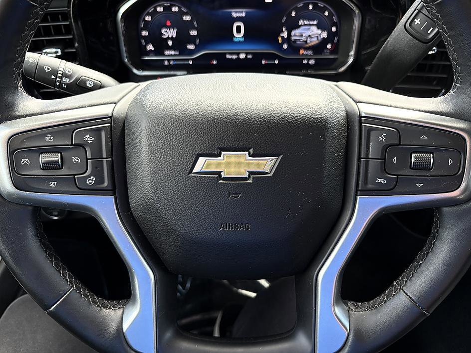 Used 2023 Chevrolet Silverado 1500 LT AWD/4WD image 18