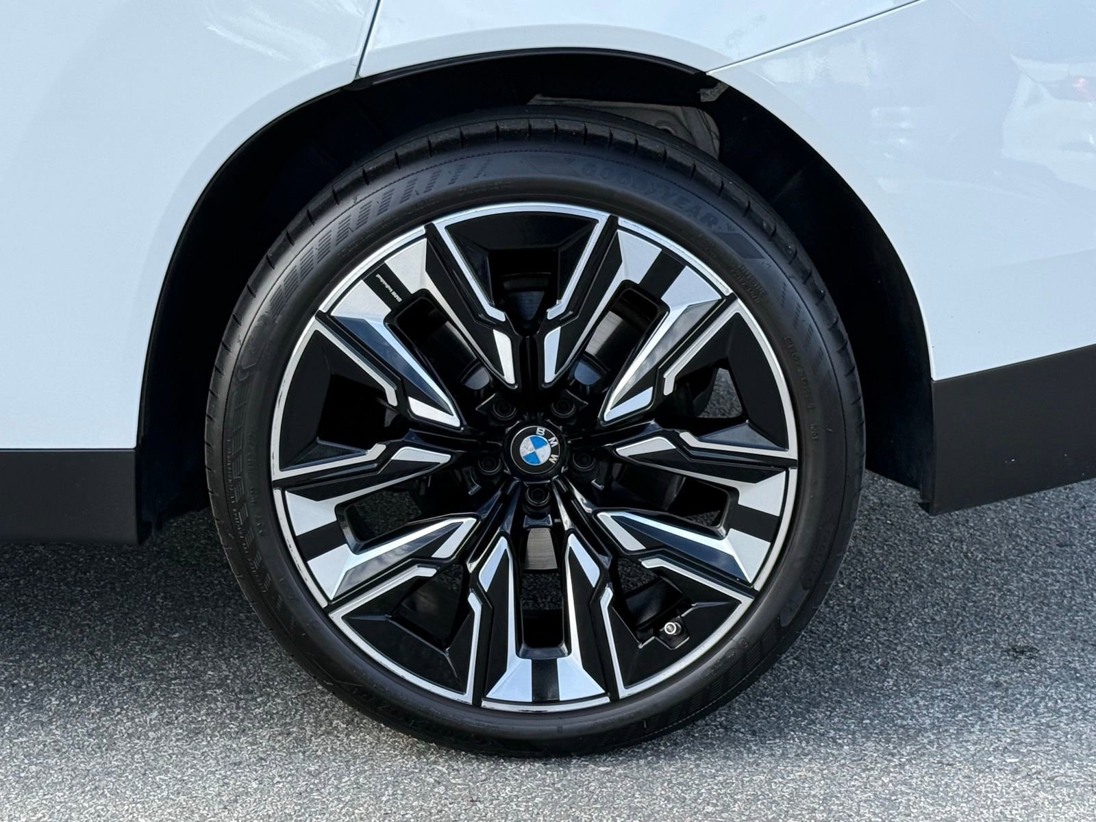 Used 2025 BMW X3 xDrive30i w/ Premium Package image 19