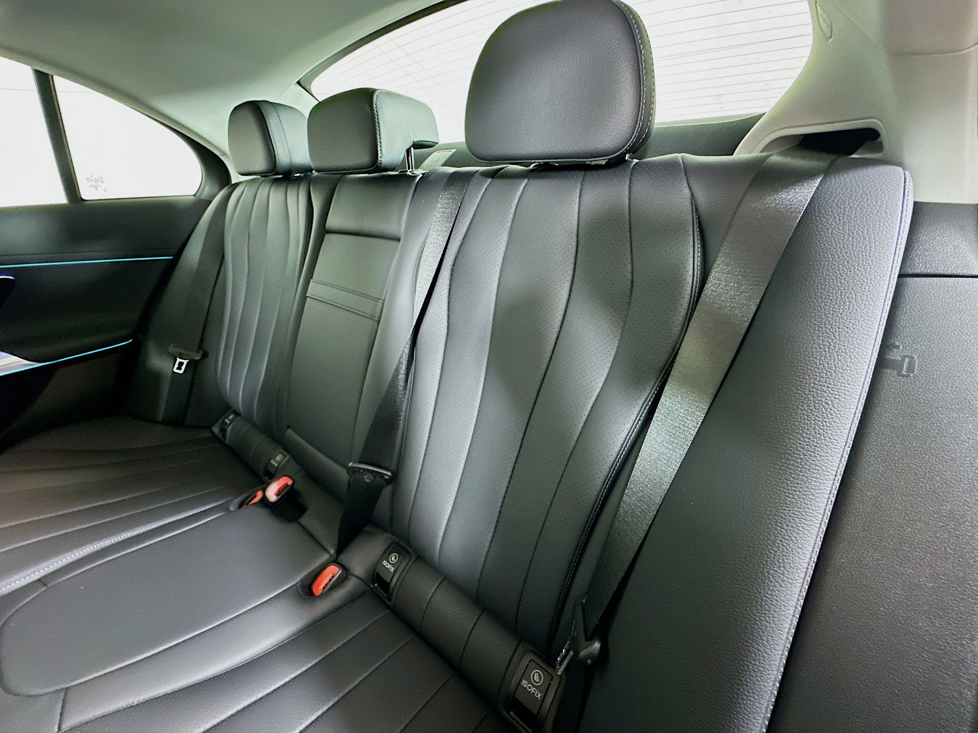 New 2026 Mercedes-Benz E 350 4MATIC Sedan image 25