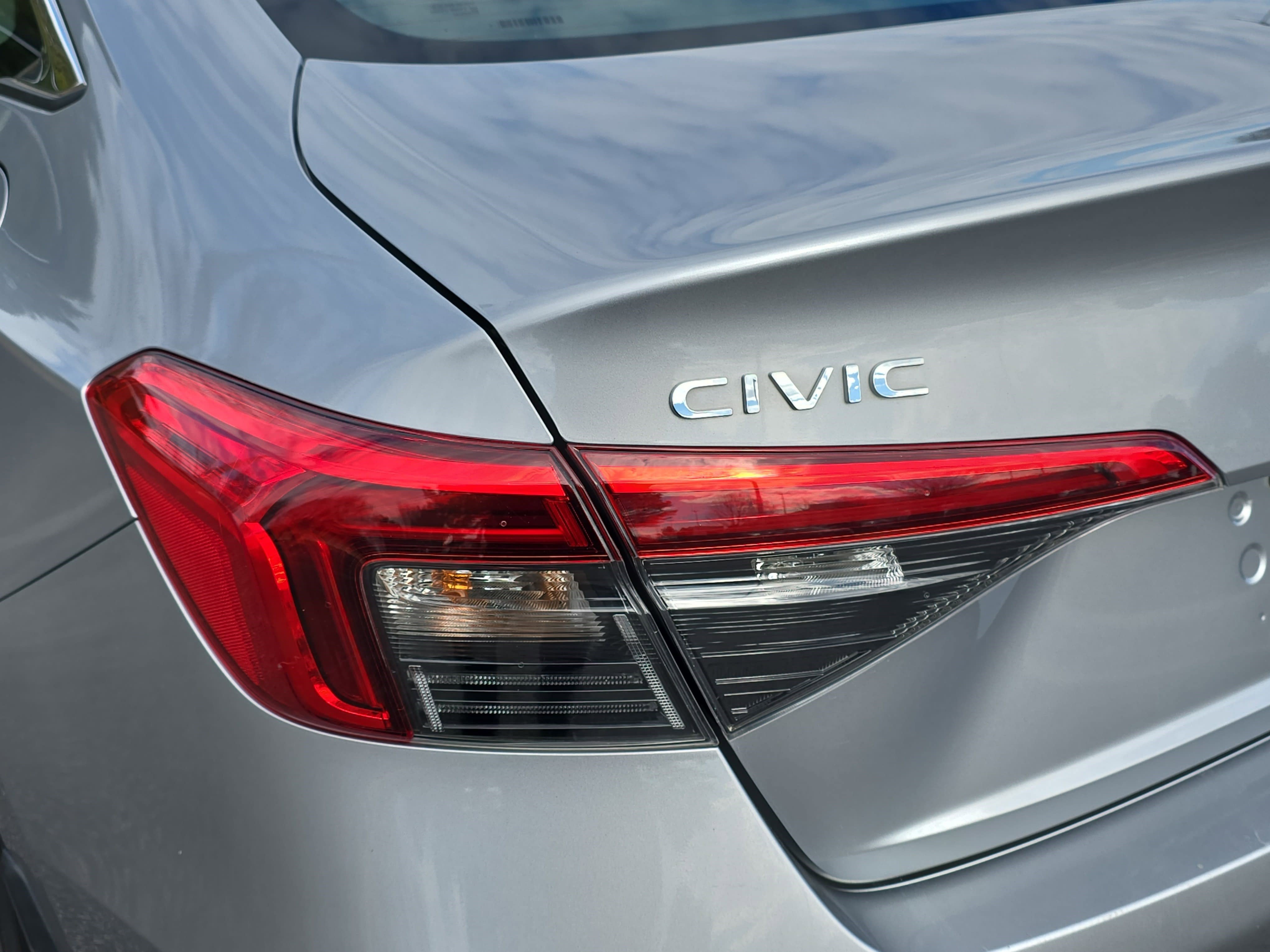 Used 2023 Honda Civic Touring image 32