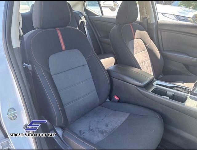 Used 2023 Nissan Sentra SR w/ Electronics Package image 12
