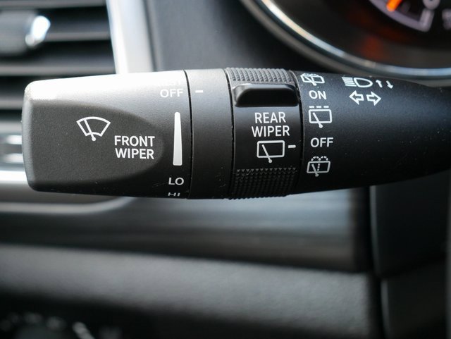 Used 2021 Jeep Grand Cherokee Laredo image 23