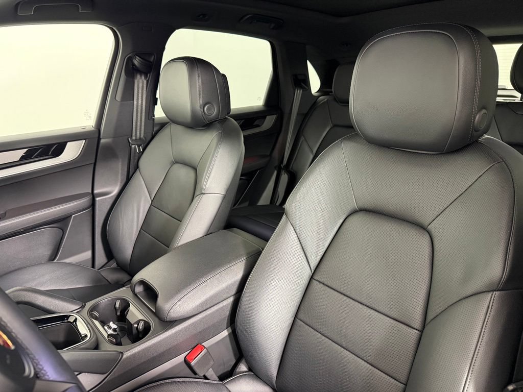 Certified 2026 Porsche Cayenne E-Hybrid AWD/4WD image 5