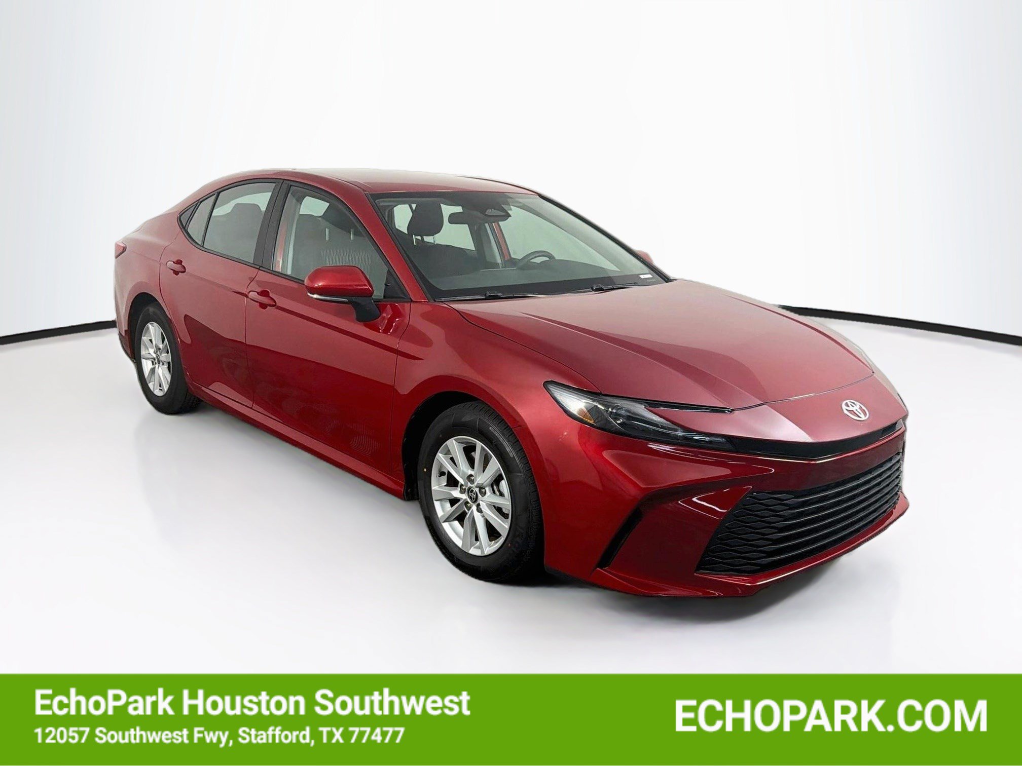 Used 2025 Toyota Camry LE FWD image 1