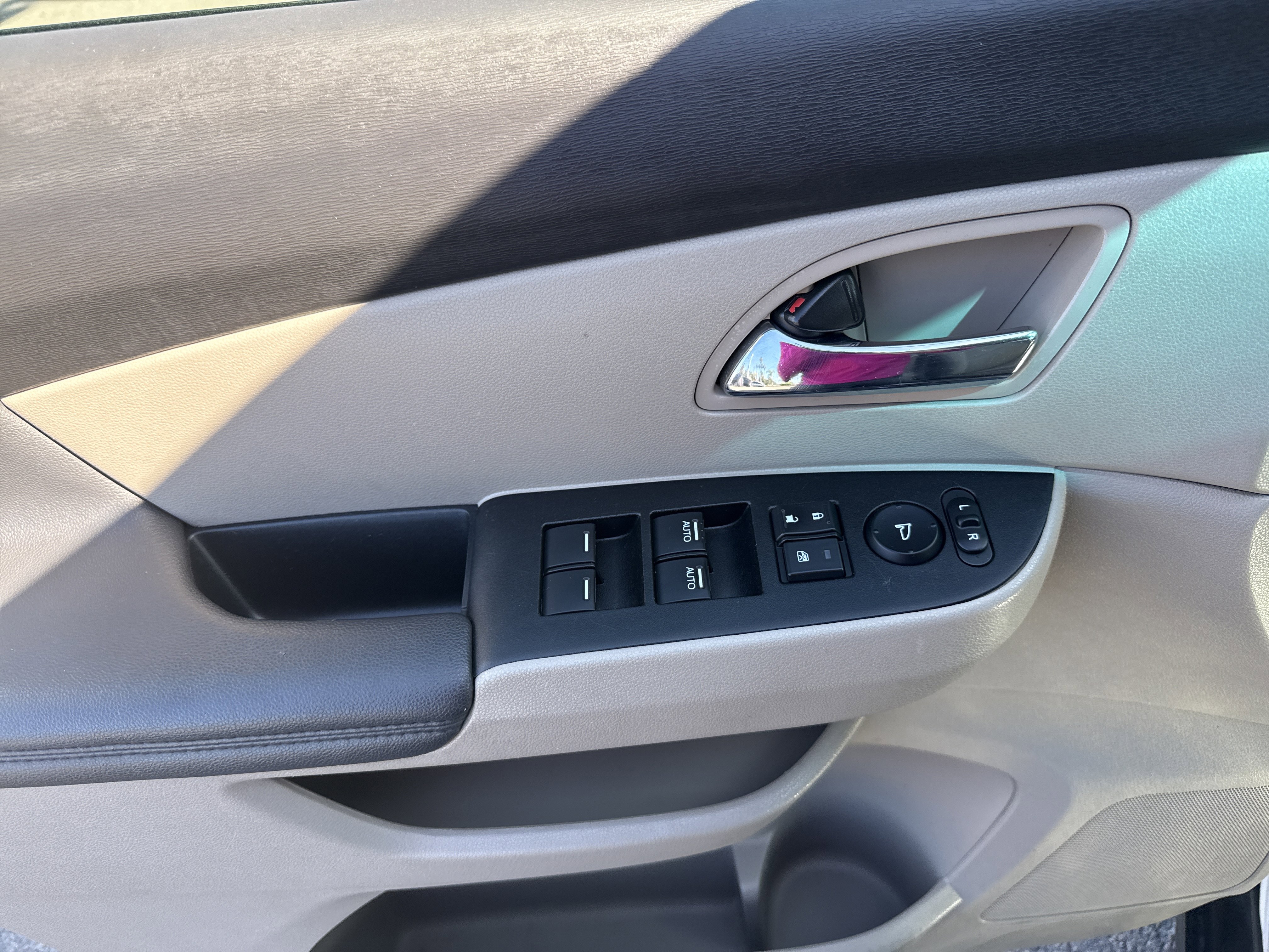 Used 2014 Honda Odyssey LX image 15