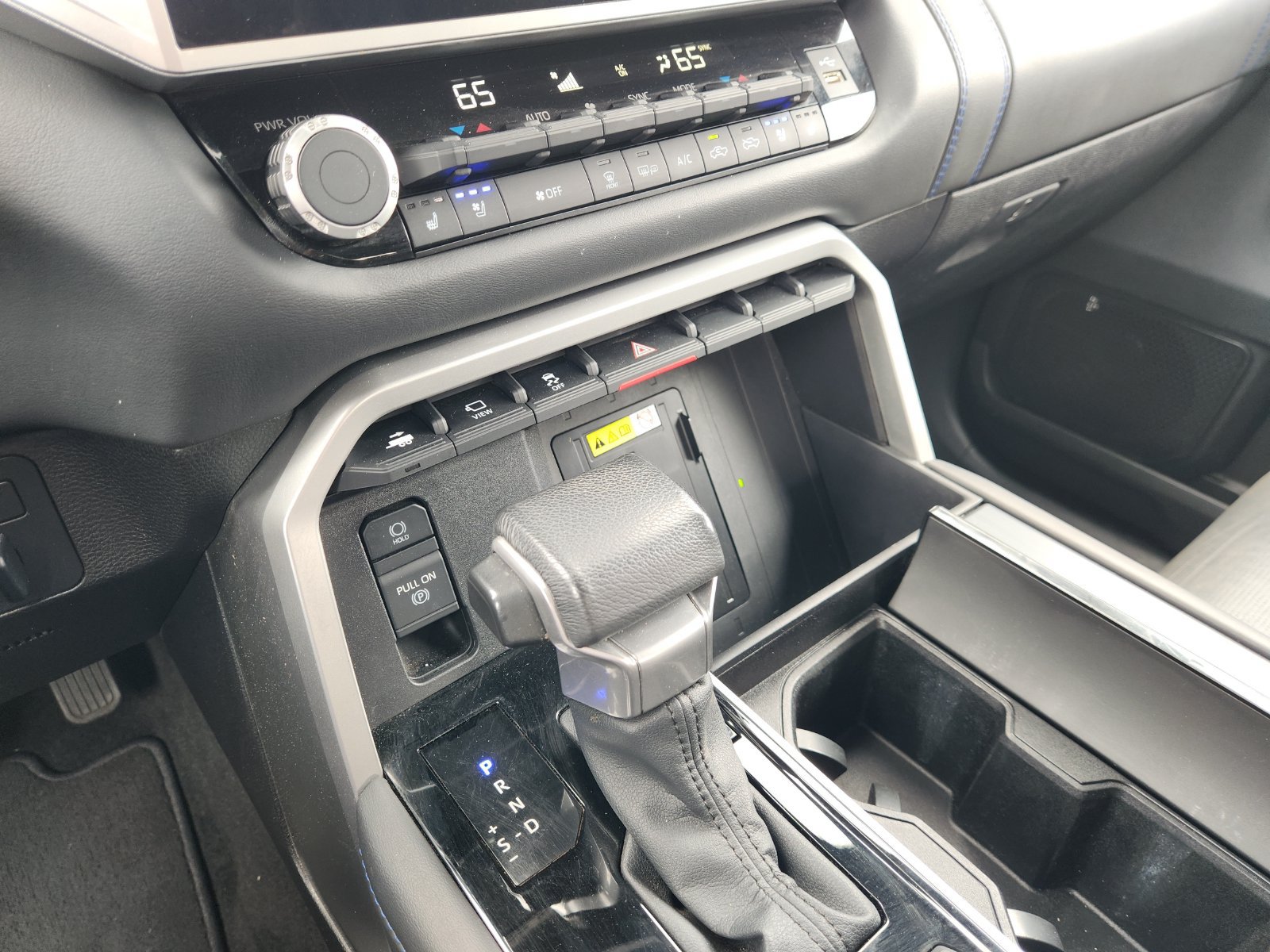 Used 2024 Toyota Tundra Platinum AWD/4WD image 23