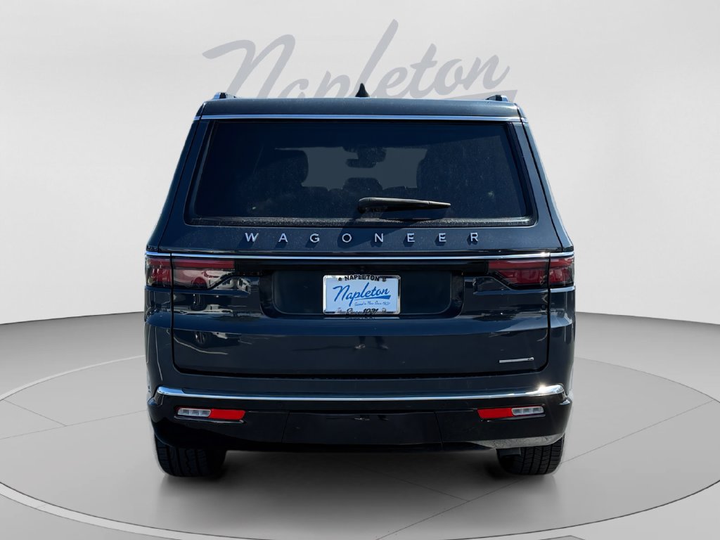 Used 2024 Jeep Wagoneer Series II w/ Flexible Seating Group RWD image 4